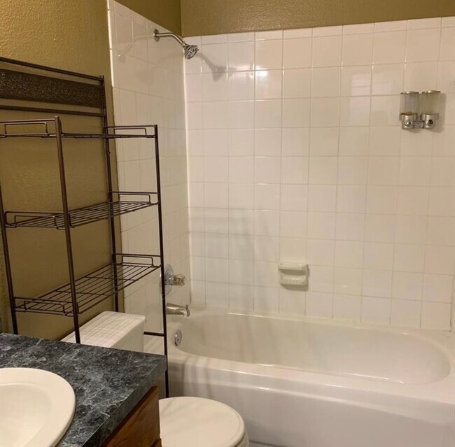 Building Photo - 10918 Vista Norte Ct