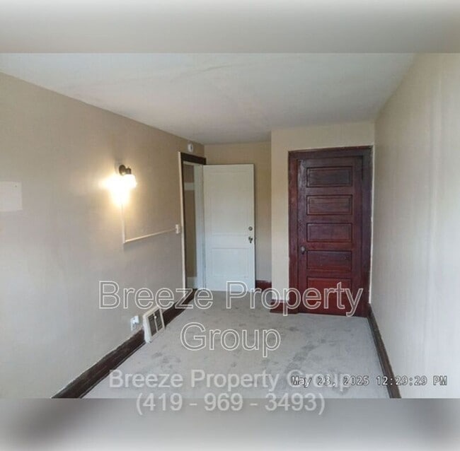 Building Photo - 226 Langdon St