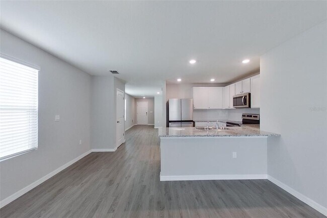 Building Photo - 8648 SW 43rd Ter