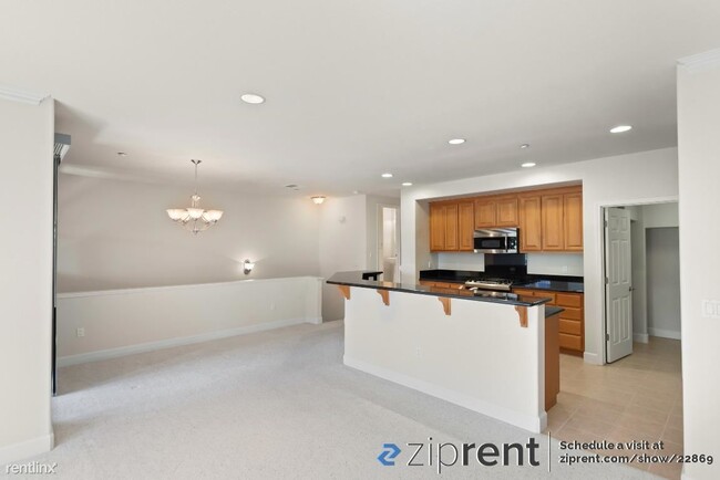 Building Photo - 2 br, 2.5 bath Condo - 1817 Camino Leonor,...