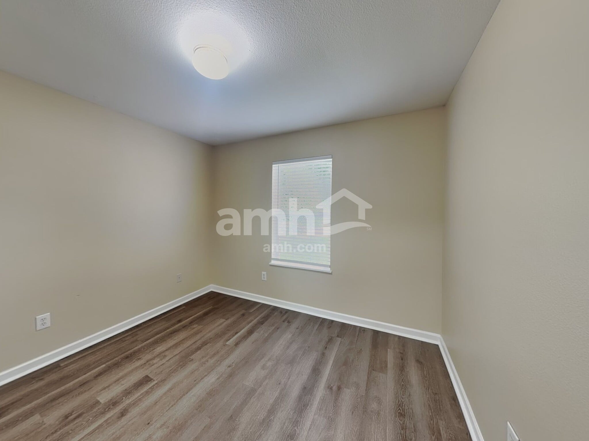Building Photo - 2438 Pinebark Dr