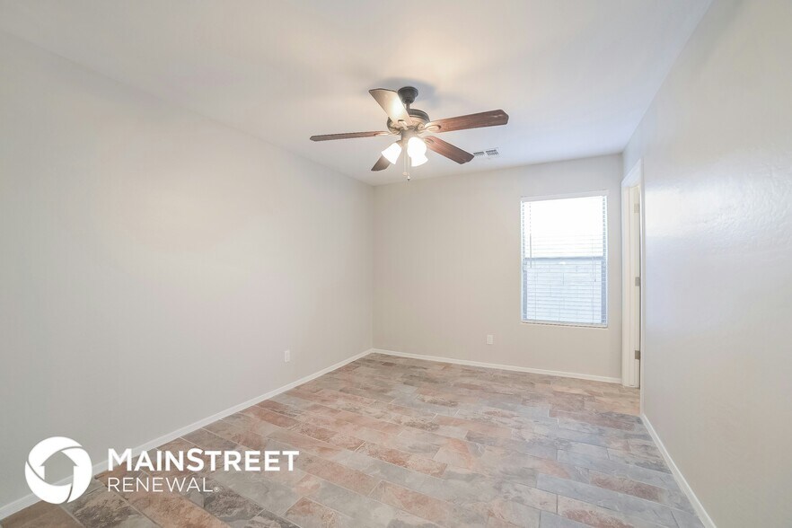 Building Photo - 7917 W Hess Ave