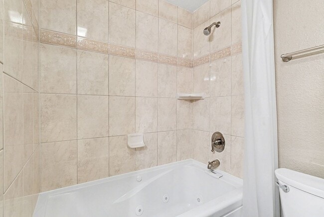 Building Photo - 2 Bedroom Townhome is Wheat Ridge!