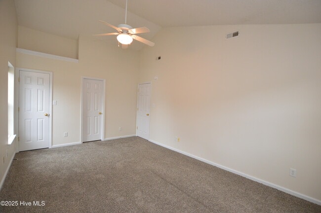 Building Photo - 805 Huff Dr