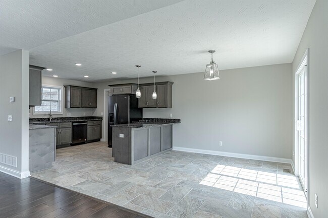 Building Photo - 616 Tristan Ln