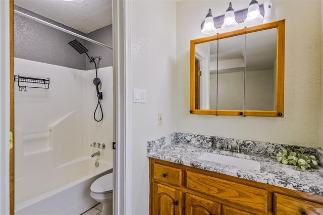 Building Photo - 1601 Arlington Dr