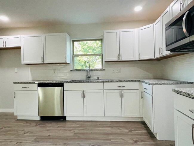 Building Photo - 1032 Hoke Smith Dr