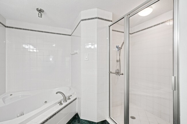 Building Photo - 4016 Willow Ridge Dr