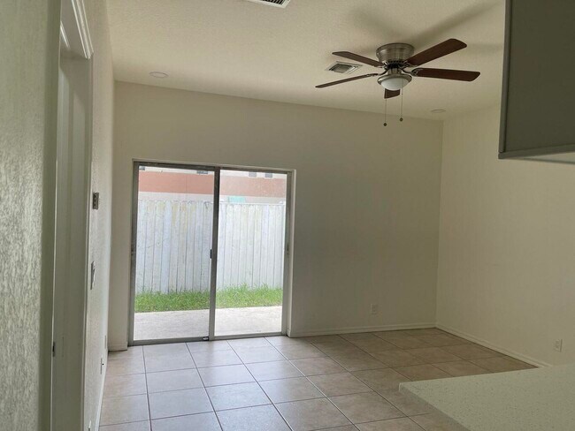 Building Photo - 1084 Crassula Ct