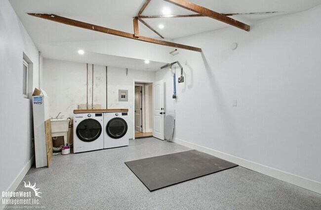 Building Photo - Stunningly Renovated 3Bdm 2Ba Home + Casita in Poway!