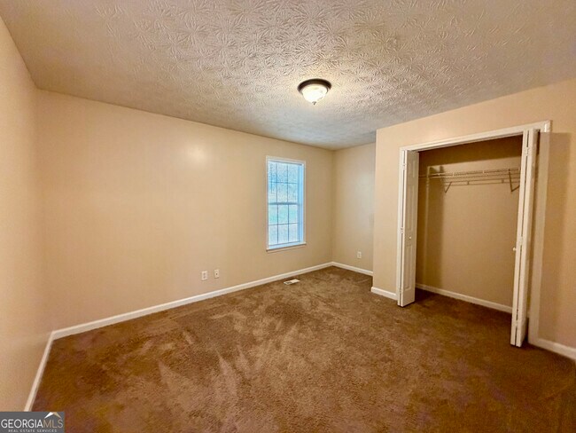 Building Photo - 604 Victorian Cir