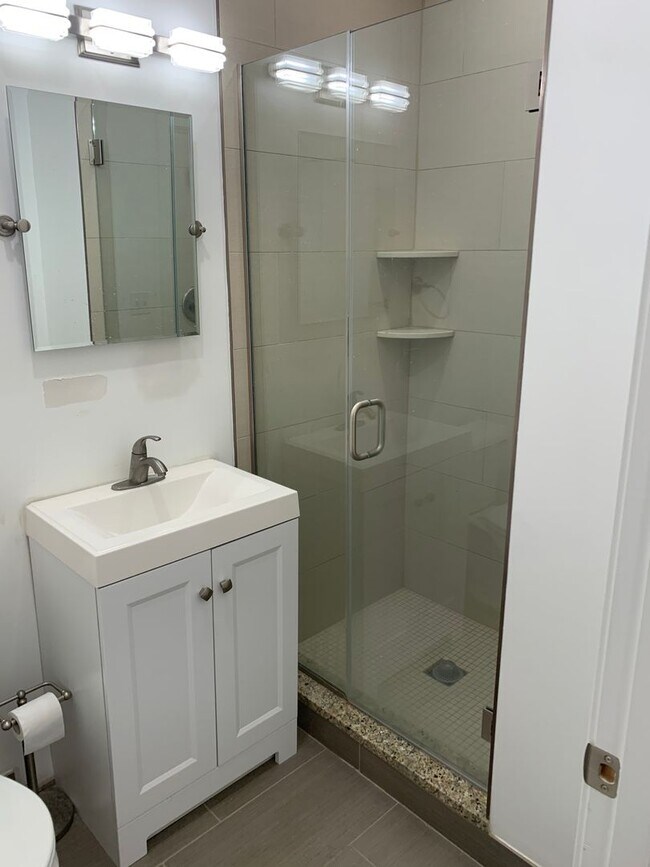 Building Photo - CHELSEA/BOSTON NEW LUXURY STUDIO- NO BROKER FEE! NO BROKER OR RENTAL FEES & FULLY FURNISHED!!