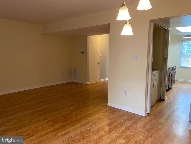 Building Photo - 6322 Draco St