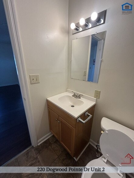 Building Photo - 220 Dogwood Pointe Dr