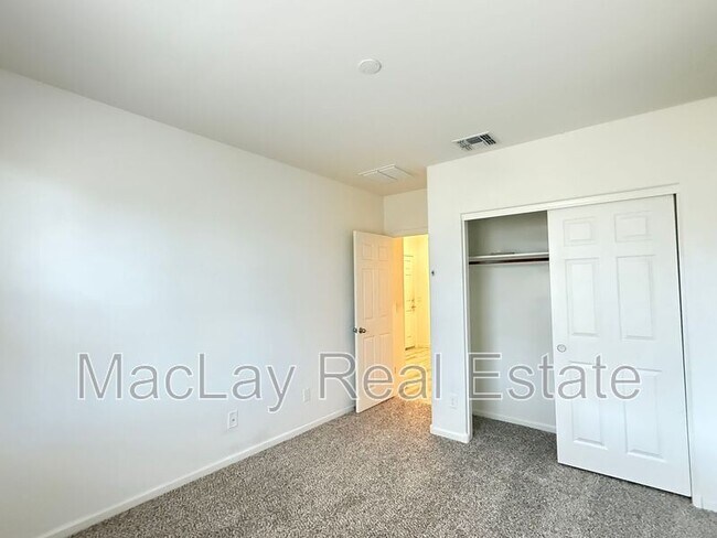 Building Photo - 2372 E Dust Devil Dr