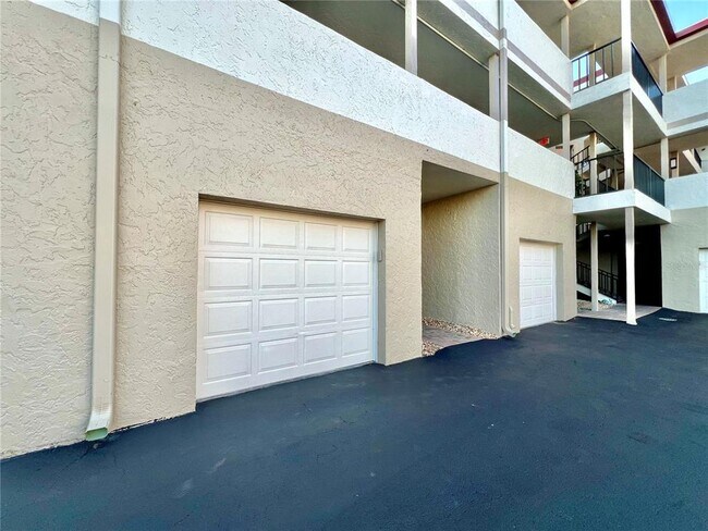 Building Photo - 3280 S Shore Dr