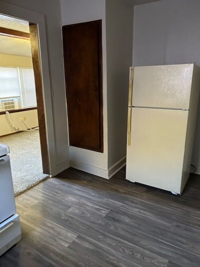 Building Photo - Cute duplex right on OU Campus