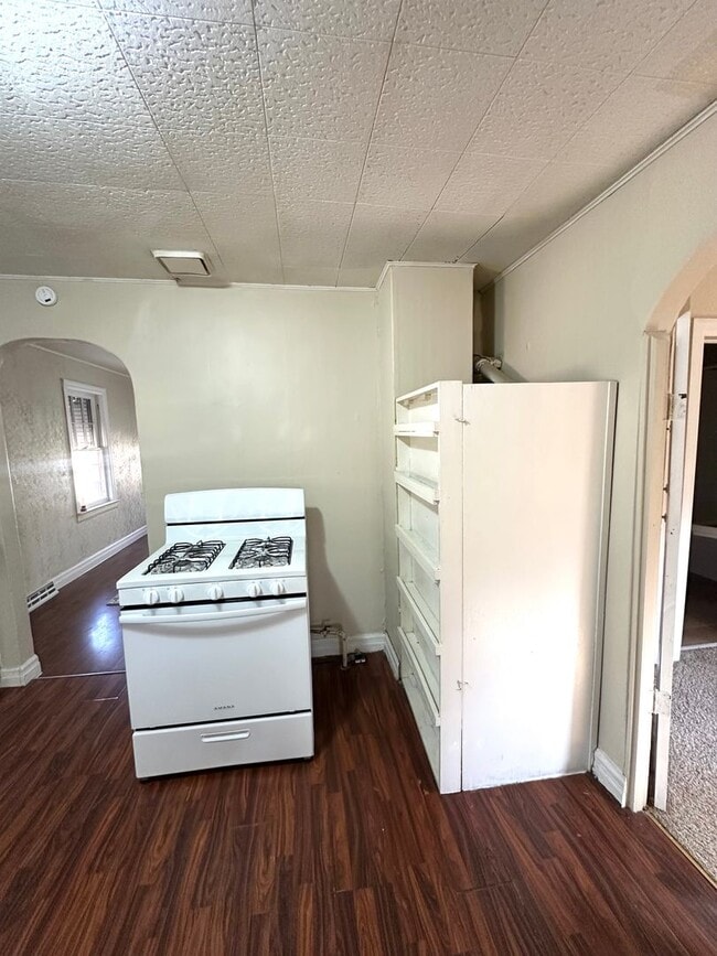 Building Photo - Cozy 2-Bedroom, 1-Bath Home with Outdoor Storage Building