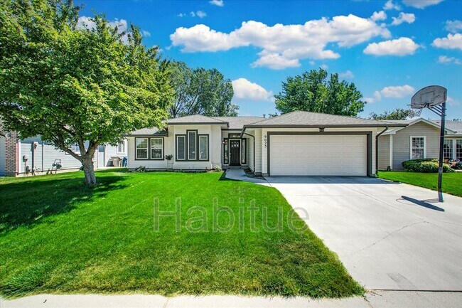 Building Photo - 9025 W Lorinda Dr