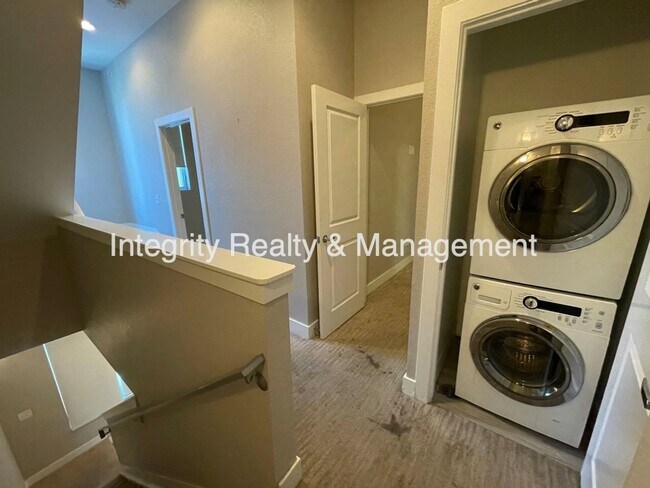 Building Photo - 2815 W 25th Ave