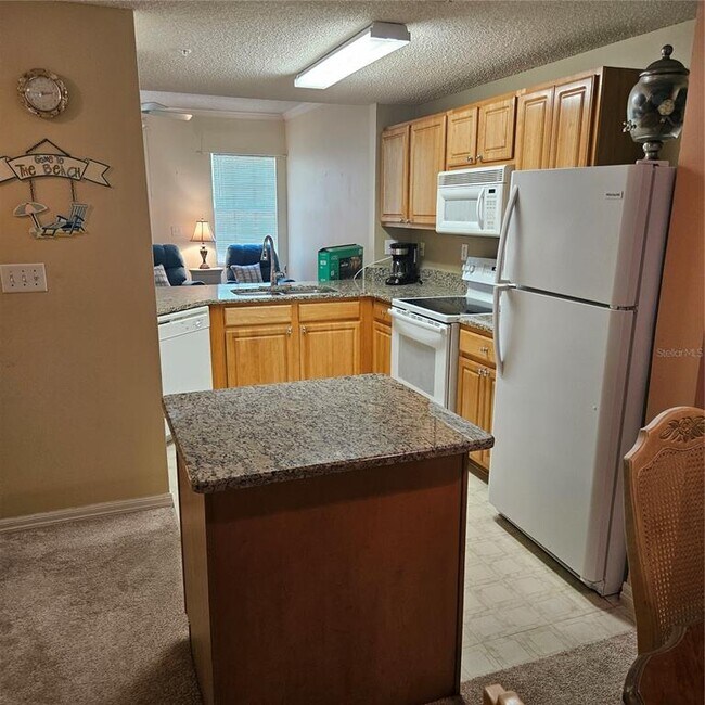 Building Photo - 5500 Bentgrass Dr