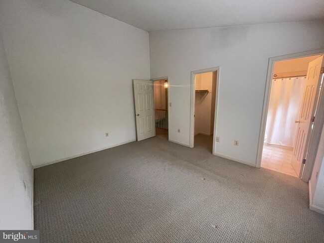 Building Photo - 11303 Kings Crest Ct