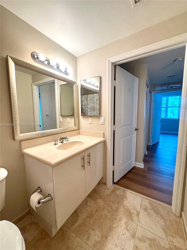 Building Photo - 7900 Harbor Island Dr