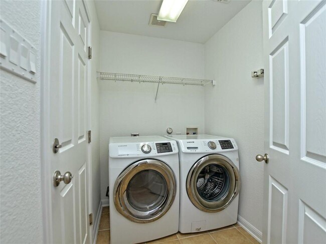 Building Photo - 106 S Gadwall Ln