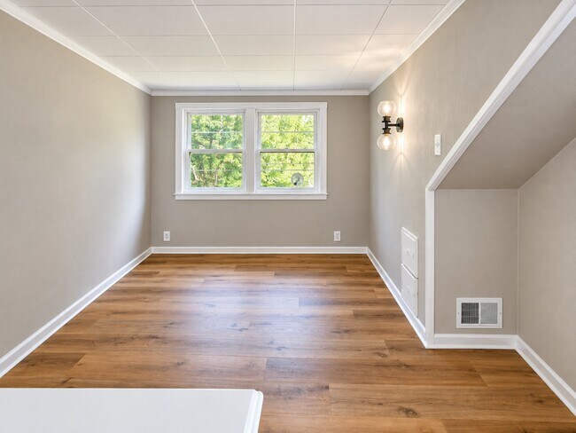 Building Photo - 25855 Highland Rd