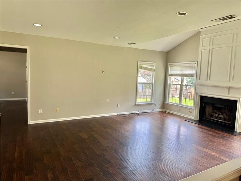 Building Photo - 230 Albrighton Ct