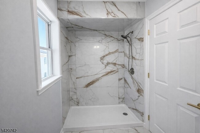 Building Photo - 95 19th Ave