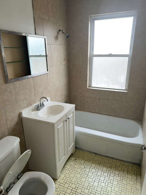 Building Photo - 13965 Superior Rd