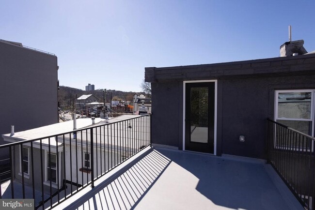 Building Photo - 3704 Midvale Ave