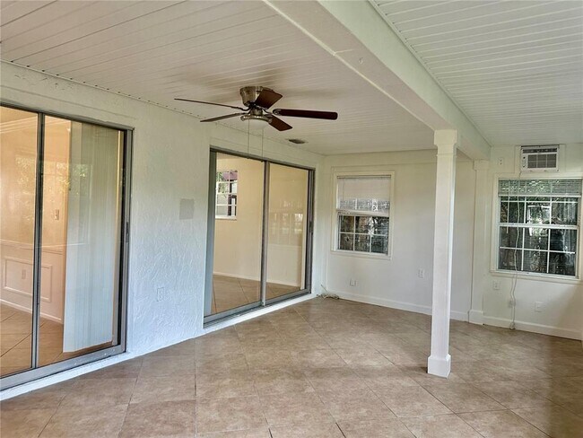 Building Photo - 12217 Buttonwood Row