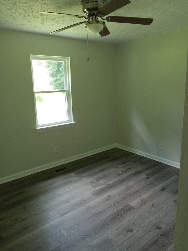 Building Photo - 5643 Rock Rd