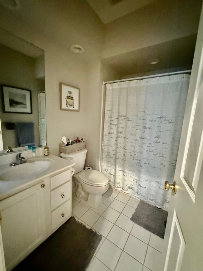 Building Photo - 3BD/2.5BA Brick Townhouse in Chancellors W...