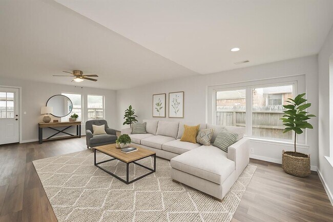 Building Photo - 2703 Edgewick Elm St