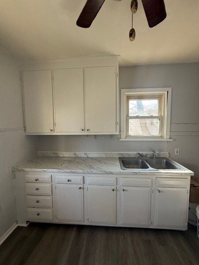 Building Photo - 3bd Single Garfield Hts Section 8