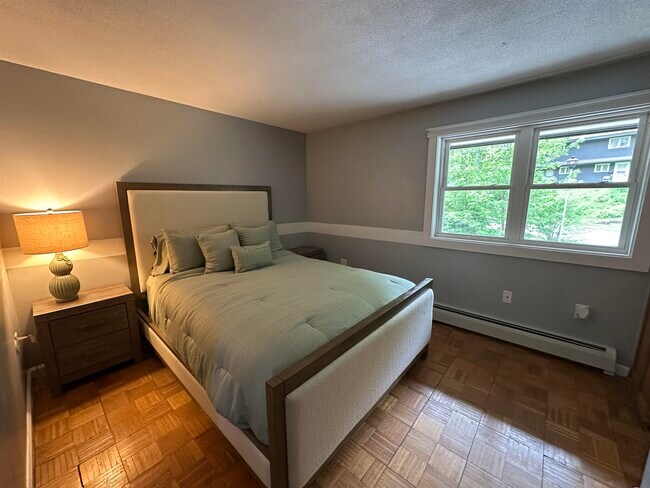 Building Photo - 60 Brookside Dr