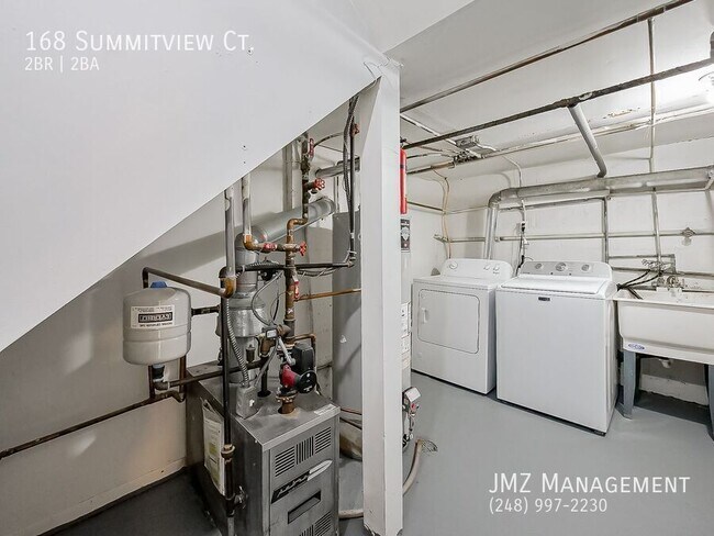 Building Photo - 168 Summit View Ct