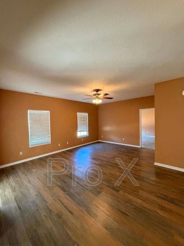 Building Photo - 1604 Prier Ln