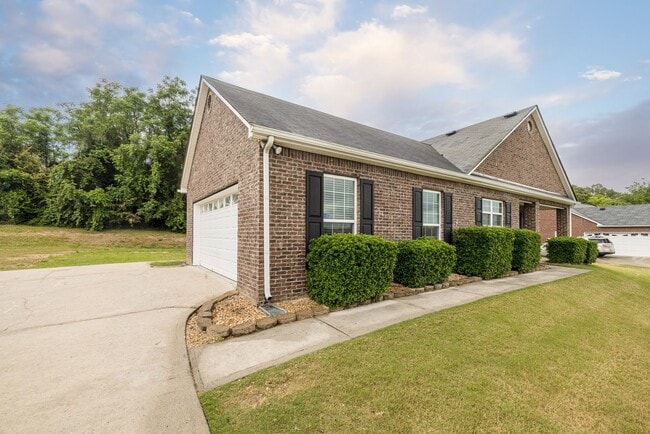Building Photo - 705 Porter Ln