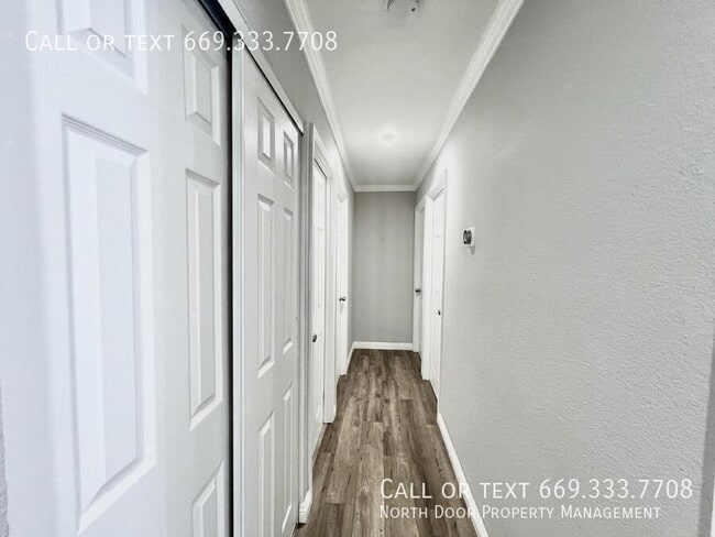 Building Photo - 3197 Bourgeois Way