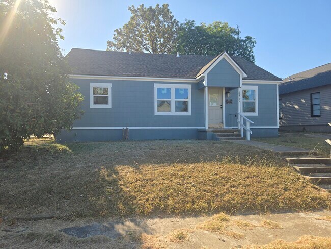 Primary Photo - 2400 Lasker Ave