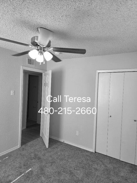 Building Photo - 4325 Chestnut Dr