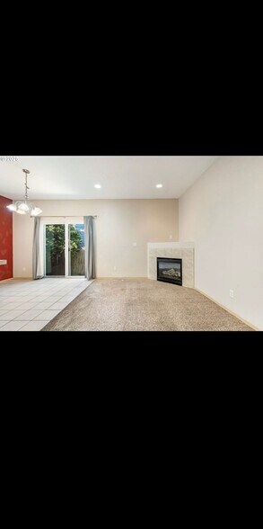 Building Photo - 2833 NE Stapleton Rd