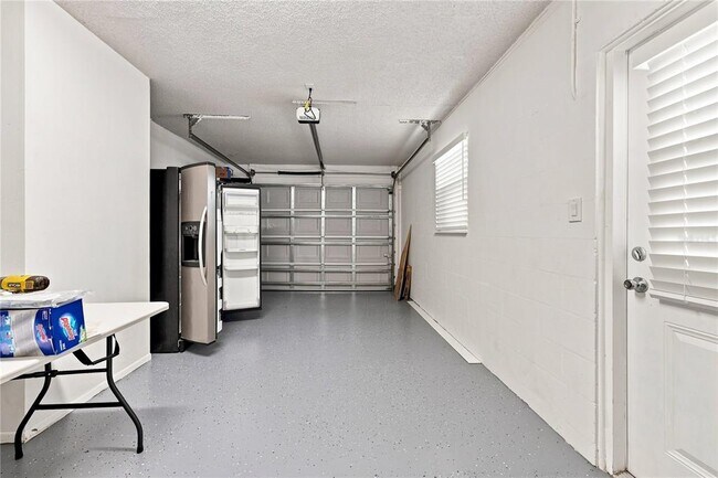 Building Photo - 2855 Dueby St