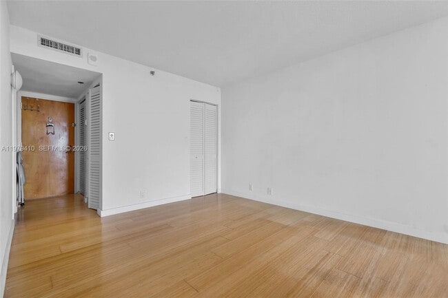 Building Photo - 7601 E Treasure Dr