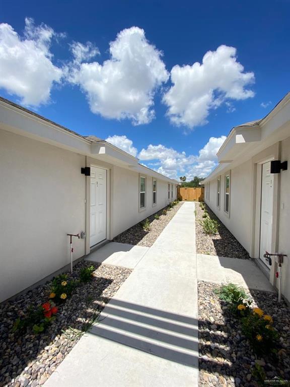 Building Photo - 12 Sahara St