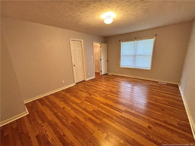 Building Photo - 3024 Coachway Dr